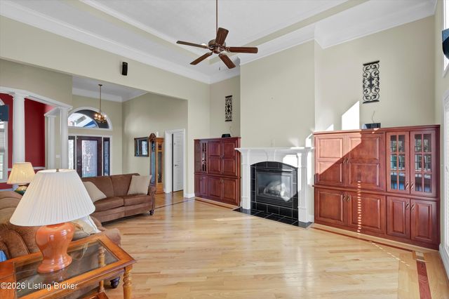 12523 Valley Pine Dr, Louisville, KY 40299