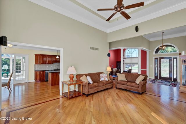 12523 Valley Pine Dr, Louisville, KY 40299