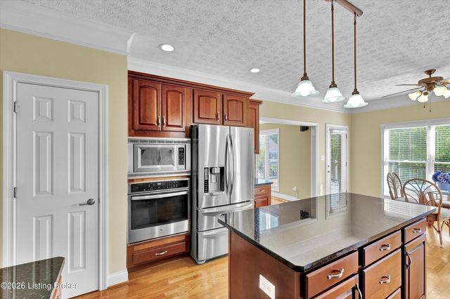 12523 Valley Pine Dr, Louisville, KY 40299