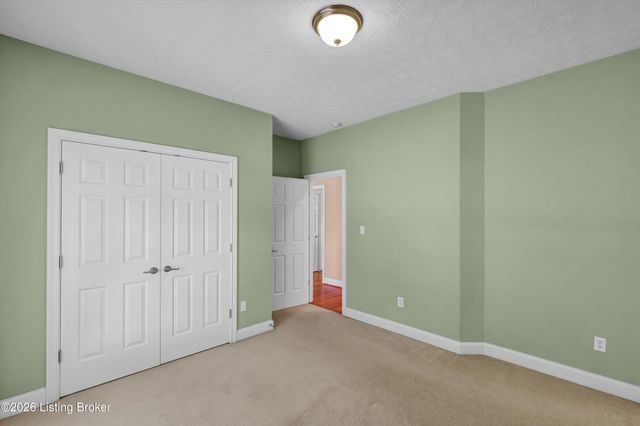 12523 Valley Pine Dr, Louisville, KY 40299