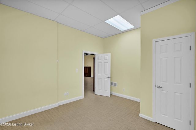 12523 Valley Pine Dr, Louisville, KY 40299
