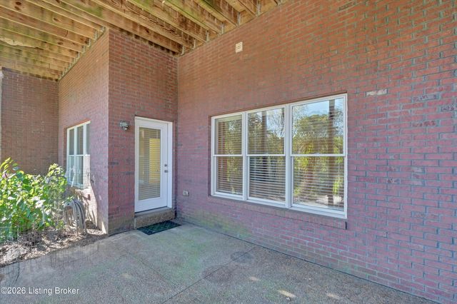 12523 Valley Pine Dr, Louisville, KY 40299