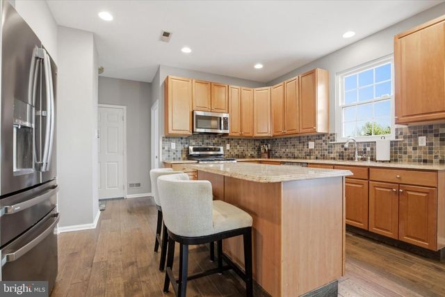 17 CARRIAGE CIR, Royersford, PA 19468