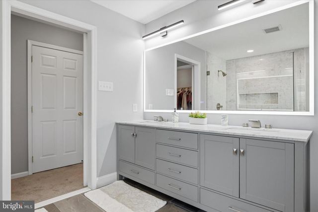 17 CARRIAGE CIR, Royersford, PA 19468