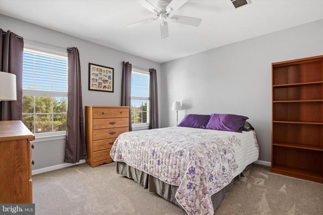 17 CARRIAGE CIR, Royersford, PA 19468