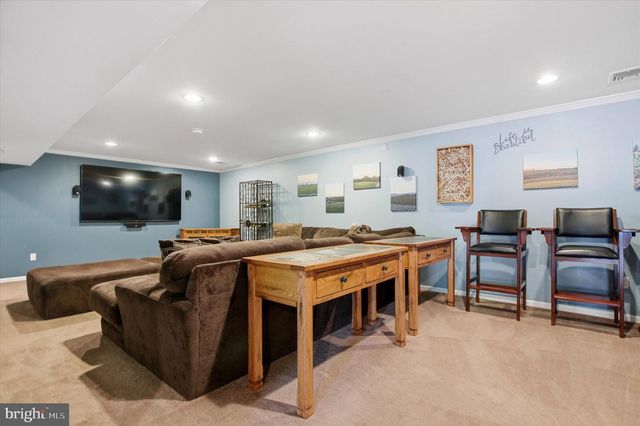 17 CARRIAGE CIR, Royersford, PA 19468