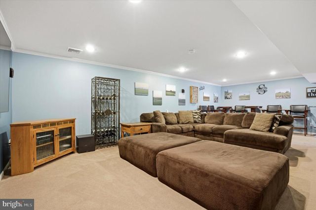17 CARRIAGE CIR, Royersford, PA 19468