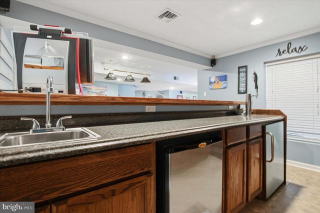 17 CARRIAGE CIR, Royersford, PA 19468