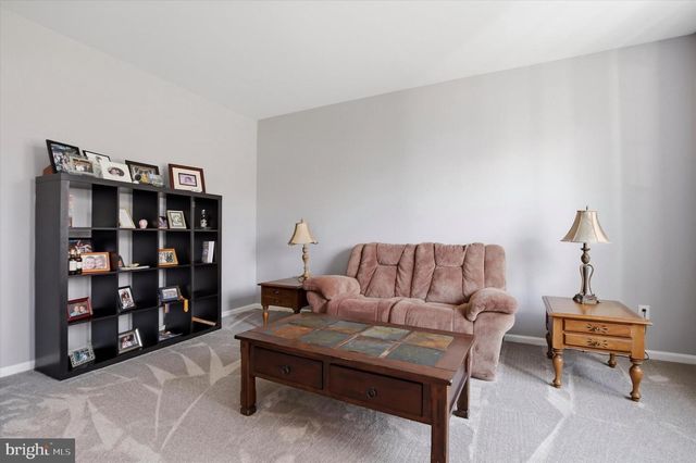 17 CARRIAGE CIR, Royersford, PA 19468