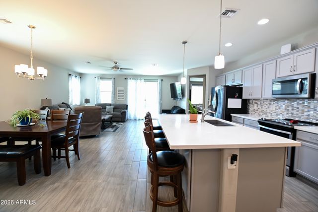 18397 W Ida Lane, Surprise, AZ 85387