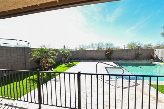 18397 W Ida Lane, Surprise, AZ 85387