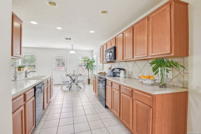 5508 COLUMBIA DR, Cibolo, TX 78108