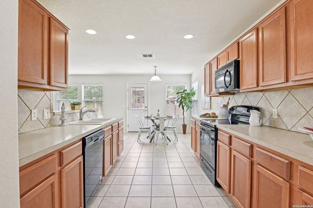 5508 COLUMBIA DR, Cibolo, TX 78108