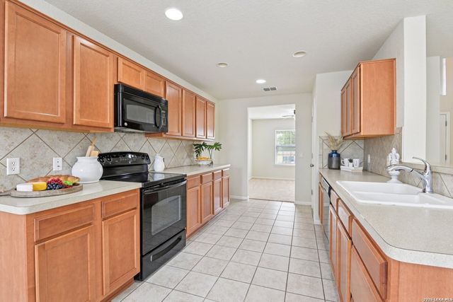 5508 COLUMBIA DR, Cibolo, TX 78108