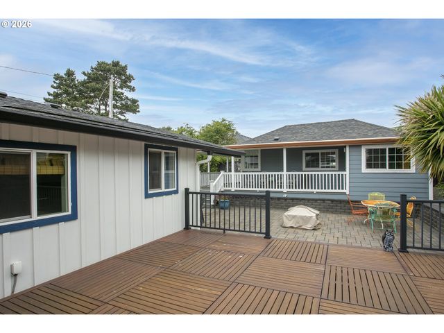 144 6TH Ave, Seaside, OR 97138