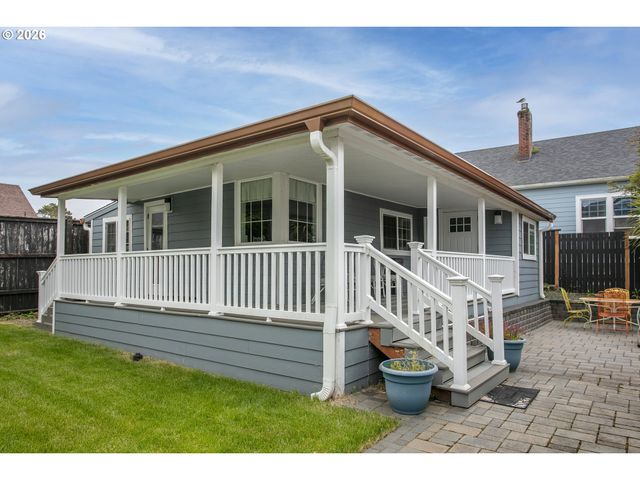 144 6TH Ave, Seaside, OR 97138