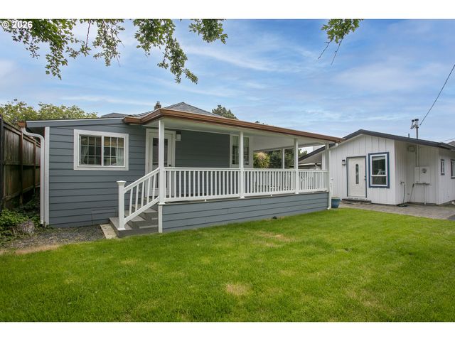 144 6TH Ave, Seaside, OR 97138