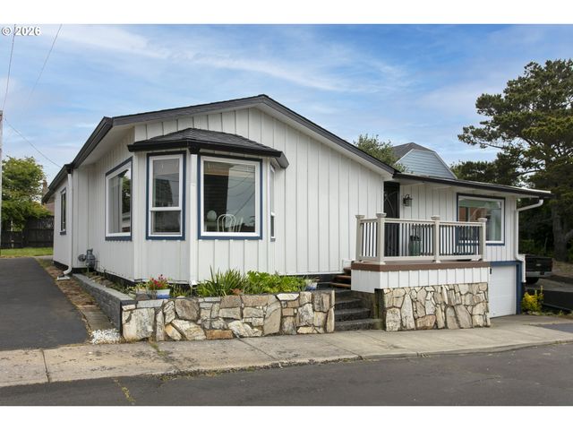 144 6TH Ave, Seaside, OR 97138