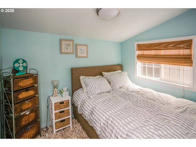 144 6TH Ave, Seaside, OR 97138