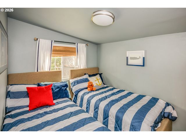 144 6TH Ave, Seaside, OR 97138