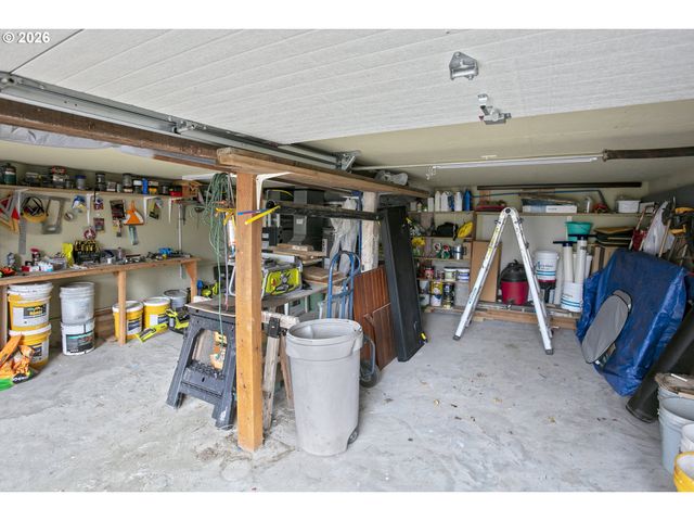 144 6TH Ave, Seaside, OR 97138