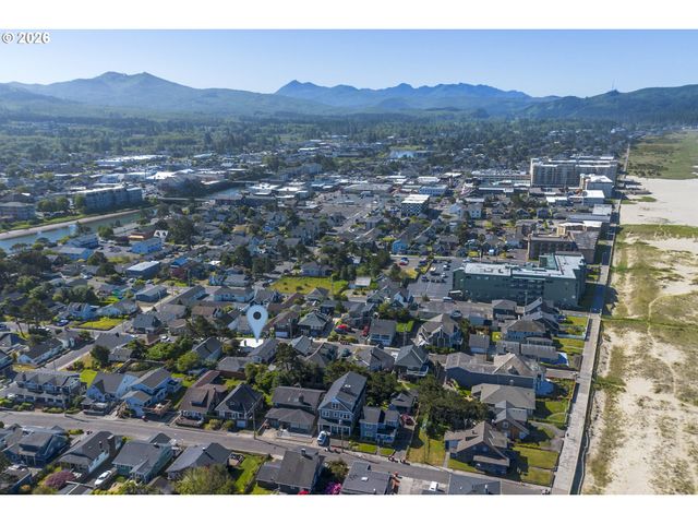 144 6TH Ave, Seaside, OR 97138