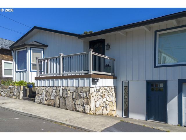 144 6TH Ave, Seaside, OR 97138