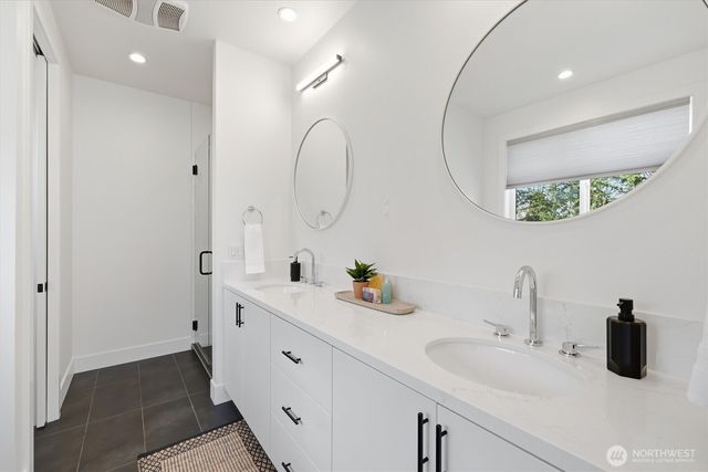 7354 Alonzo Ave NW, Seattle, WA 98117