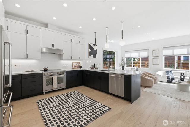 7354 Alonzo Ave NW, Seattle, WA 98117