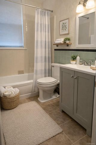 14 Stevens Street 5, White Plains, NY 10606