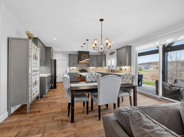 8693 Leonis Run, Leo, IN 46765