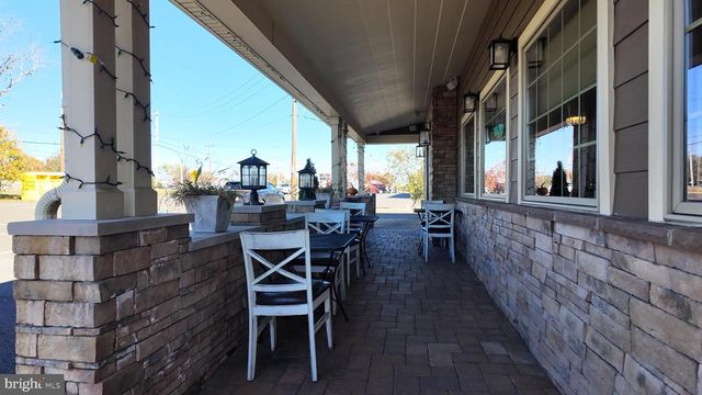 8630 NEW FALLS RD, Levittown, PA 19054