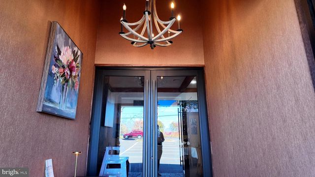 8630 NEW FALLS RD, Levittown, PA 19054