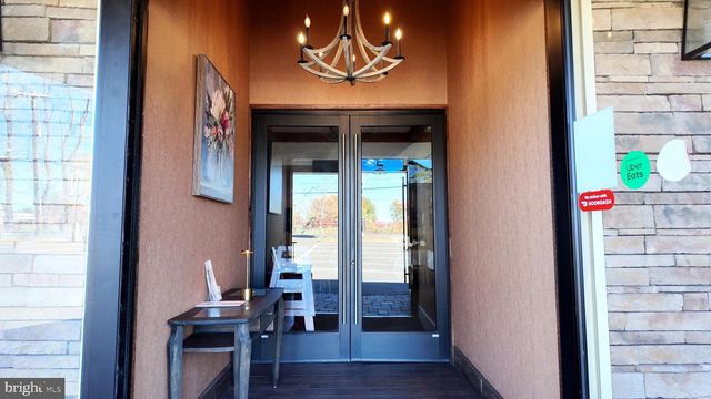 8630 NEW FALLS RD, Levittown, PA 19054