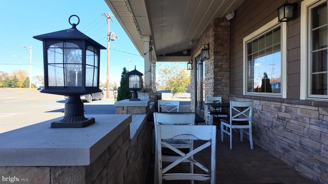 8630 NEW FALLS RD, Levittown, PA 19054