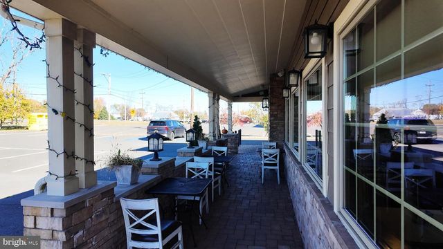 8630 NEW FALLS RD, Levittown, PA 19054