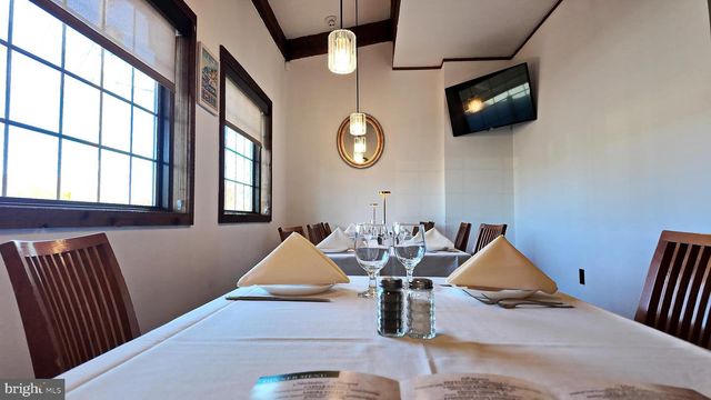 8630 NEW FALLS RD, Levittown, PA 19054