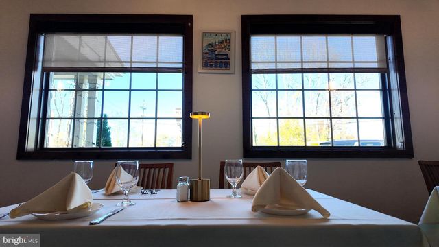 8630 NEW FALLS RD, Levittown, PA 19054