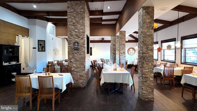 8630 NEW FALLS RD, Levittown, PA 19054