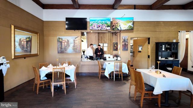 8630 NEW FALLS RD, Levittown, PA 19054