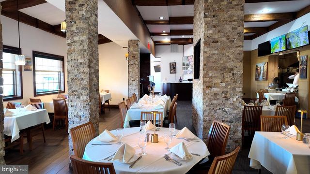 8630 NEW FALLS RD, Levittown, PA 19054