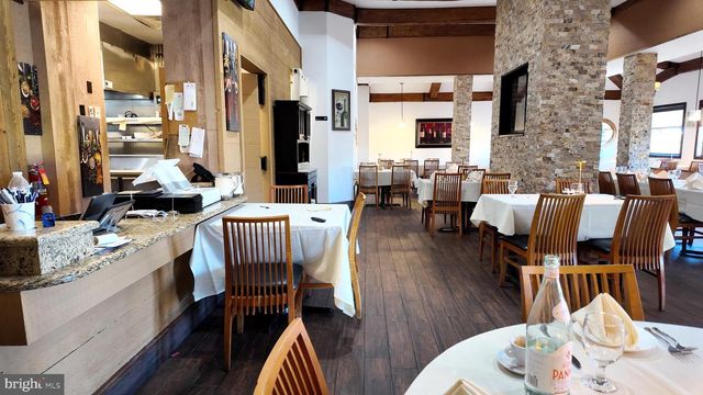 8630 NEW FALLS RD, Levittown, PA 19054