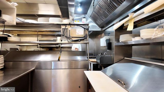 8630 NEW FALLS RD, Levittown, PA 19054