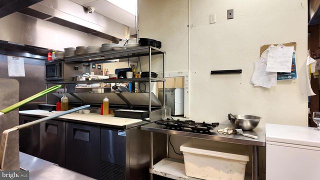 8630 NEW FALLS RD, Levittown, PA 19054