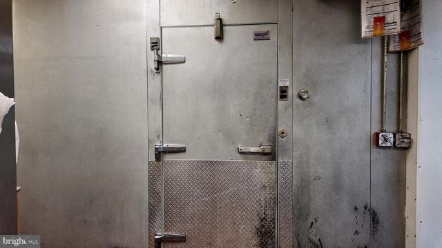 8630 NEW FALLS RD, Levittown, PA 19054