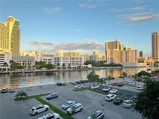 400 Leslie Dr 512, Hallandale Beach, FL 33009