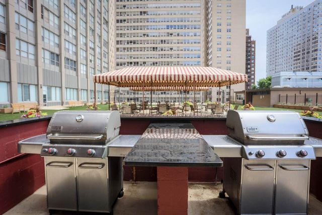 655 W Irving Park Road 1017, Chicago, IL 60613