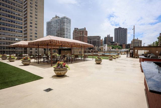 655 W Irving Park Road 1017, Chicago, IL 60613