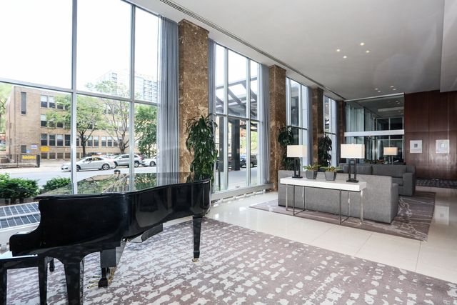 655 W Irving Park Road 1017, Chicago, IL 60613