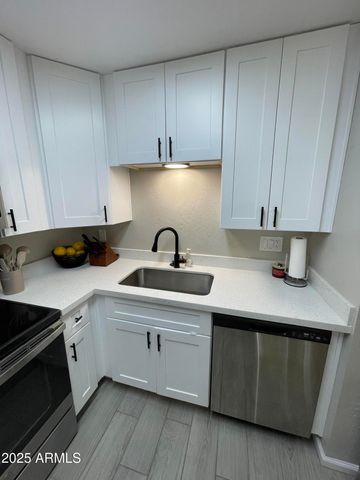 4901 S CALLE LOS CERROS Drive 206, Tempe, AZ 85282